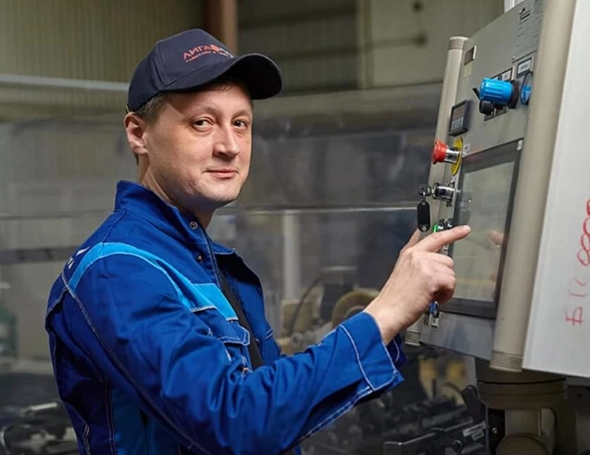 Электромонтажники